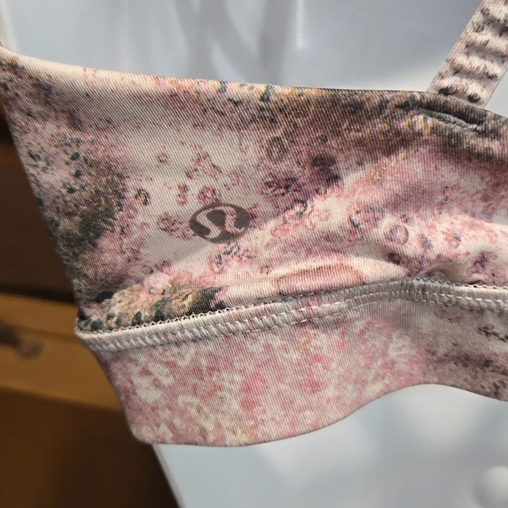LULULEMON ENERGY BRA SUGAR CRUSH SIZE 8. #7017 - Picture 8 of 10